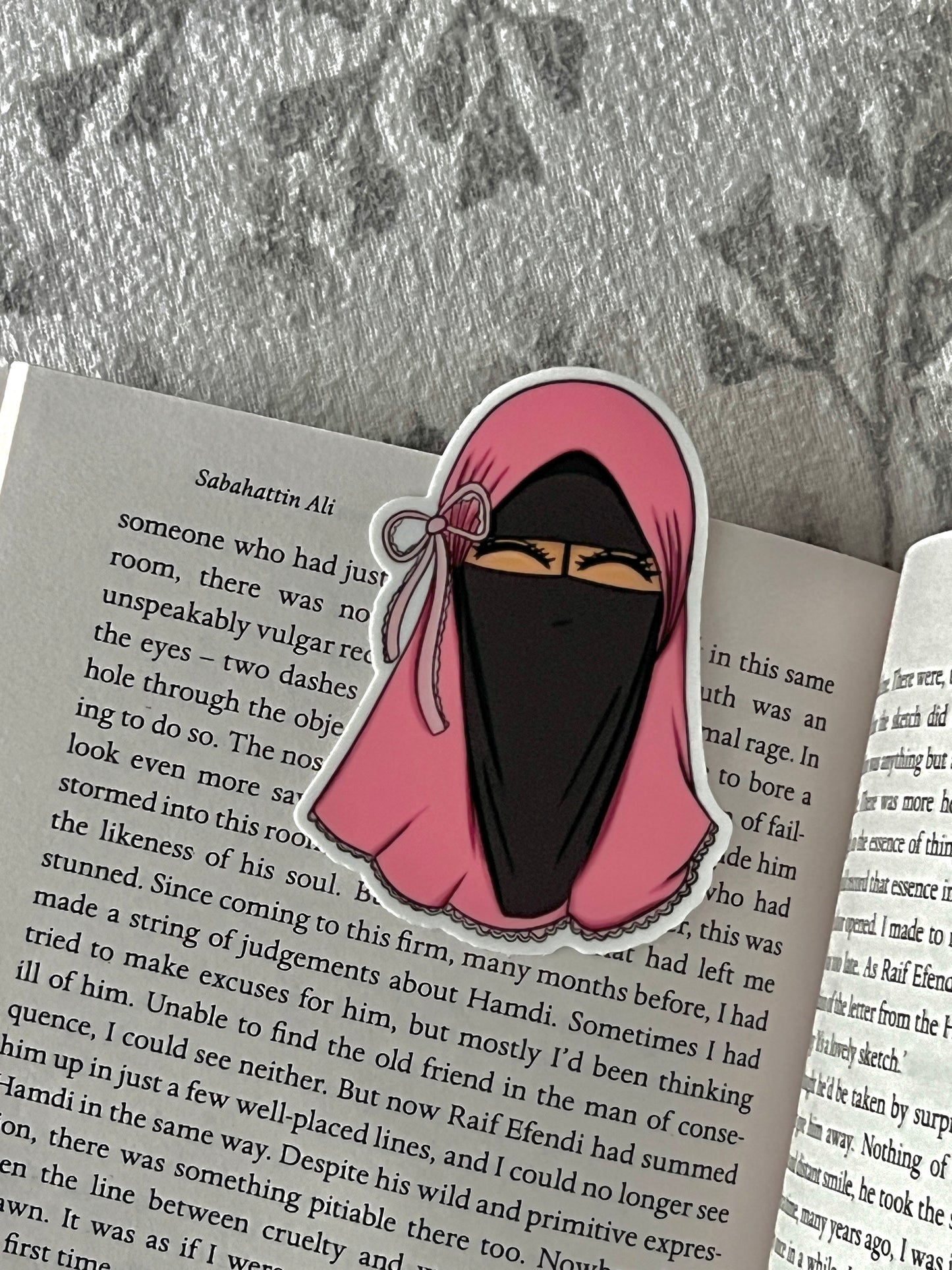 Pink Niqabi sticker 🎀 vinyl sticker for kindle